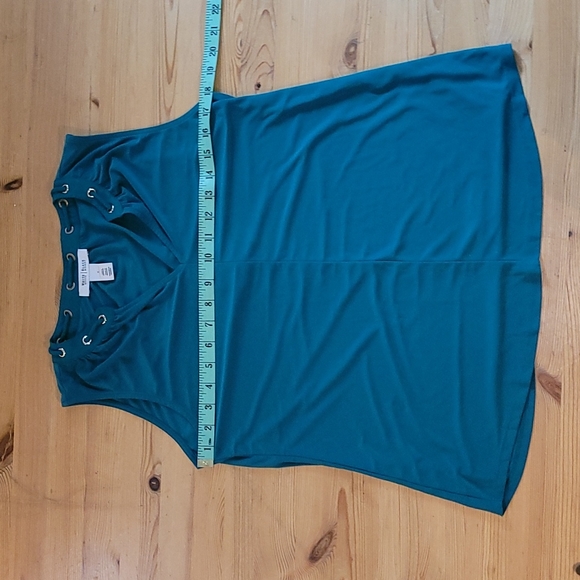 Sleeveless teal White House Black Market v-neck grommet detail tank top - Picture 3 of 7